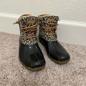 Super cute leopard print boots
